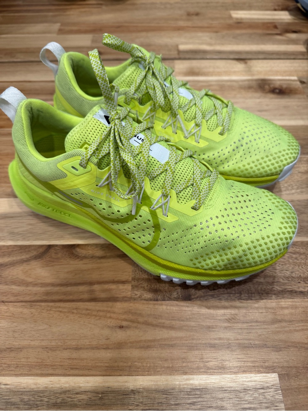 Nike Women's Neon Green/Yellow Running Shoes